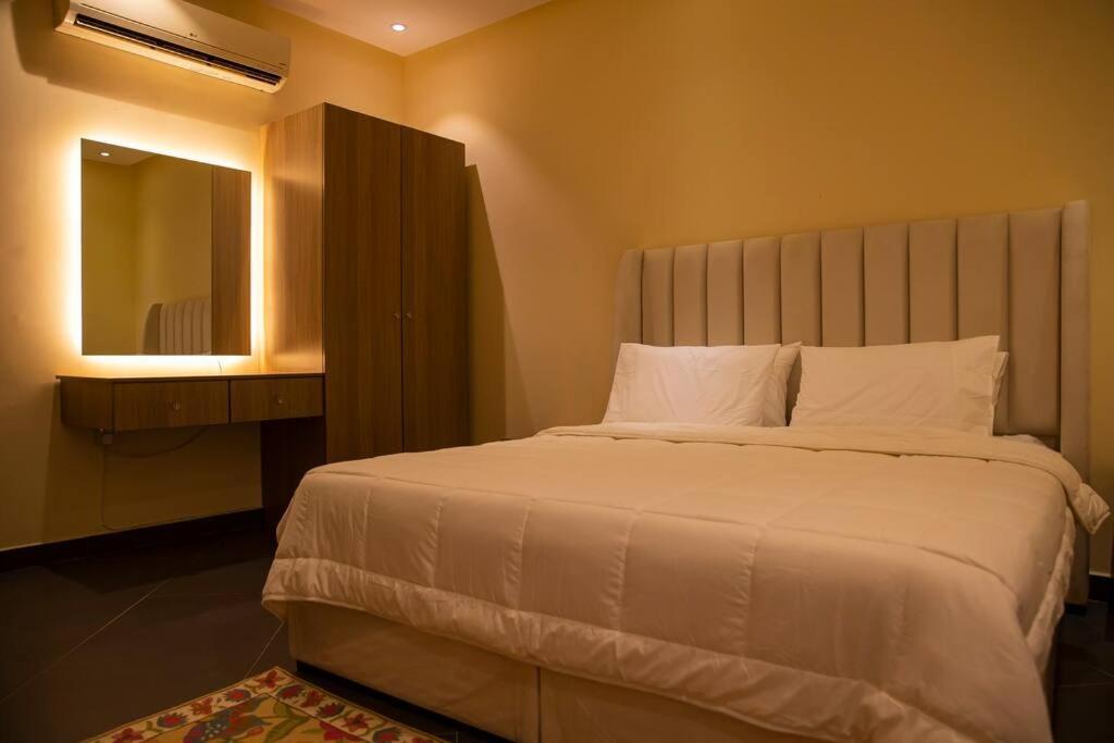 Nazeel - Almalaqa 2 Floor * Riyadh
